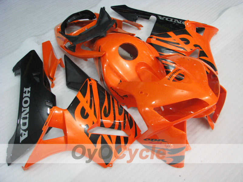Kit de carénage à injection pour CBR600RR 05-06 - Blanc, Noir - Style usine #OYO87900319 Image principale du produit